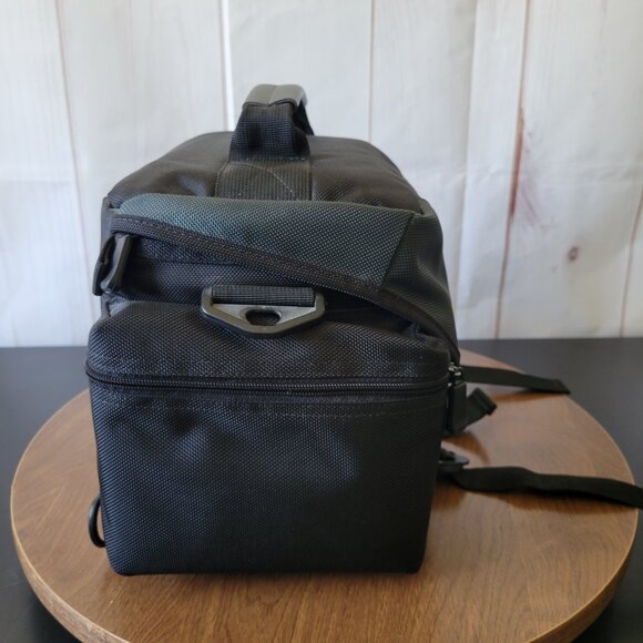 Canon Rebel Camera Bag for camera and accessories.  Black camera bag w/ dividers - Picture 4 of 13